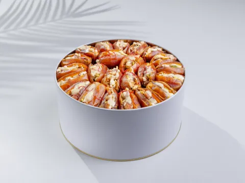 علبة  خلاص بالمكسرات والطحينية